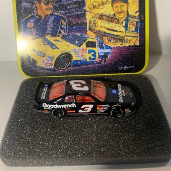 Dale Earnhardt collectible Bass Pro car set tin new - Picture 6 of 10